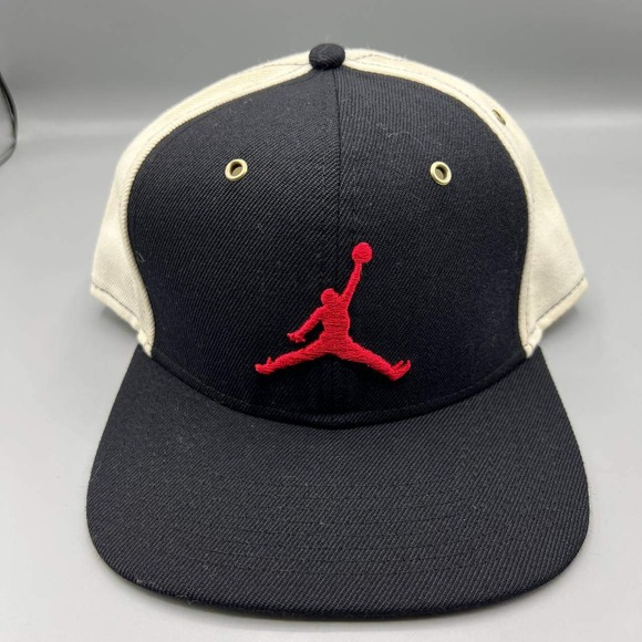 Air Jordan Hat Men Black White Embroidered Red Logo Jumpman Snap Back Cap‎